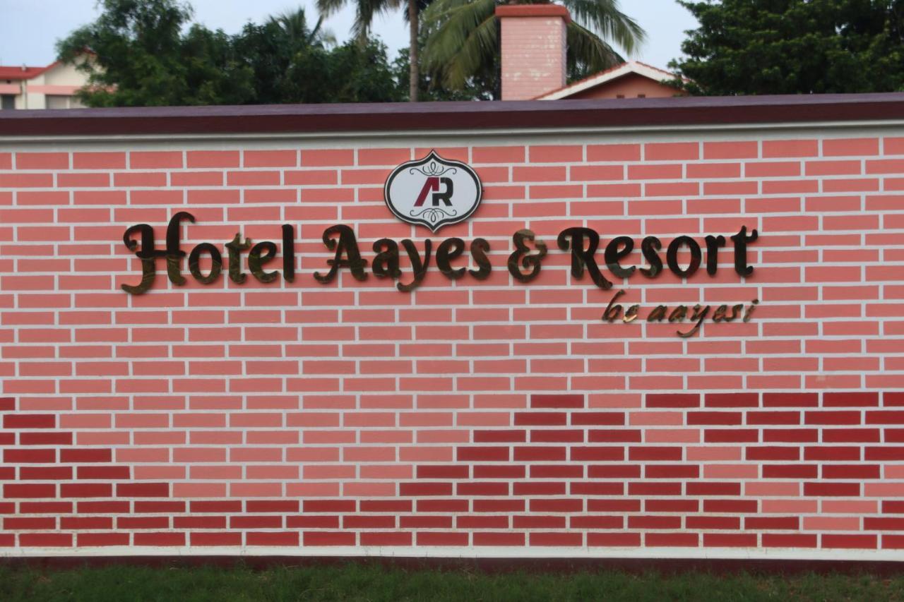 Hotel Aayes And Resort Шанті-Найктен Екстер'єр фото