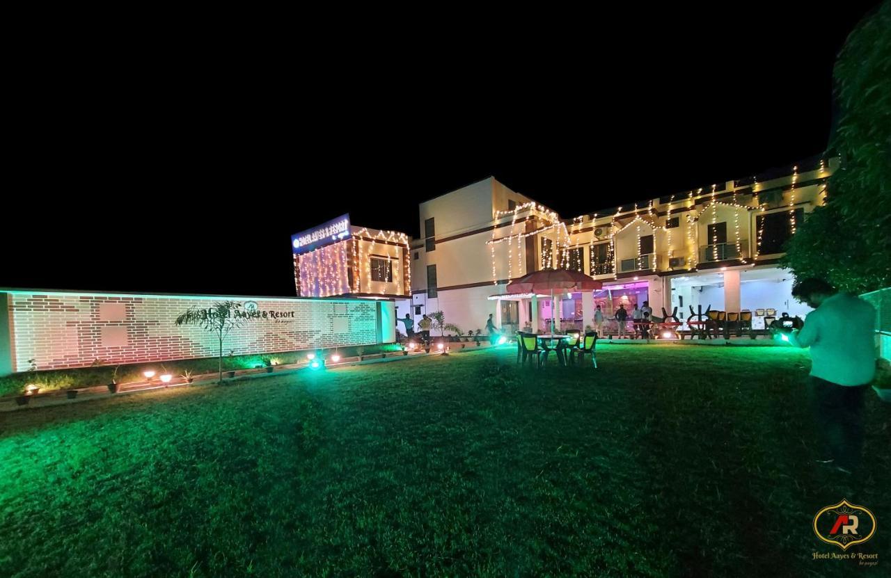 Hotel Aayes And Resort Шанті-Найктен Екстер'єр фото